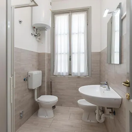 Sleeps 10 Pool Wifi Ghiffa