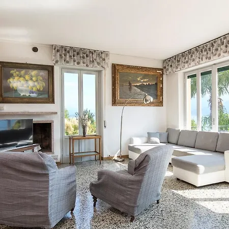 Sleeps 10 Pool Wifi Ghiffa
